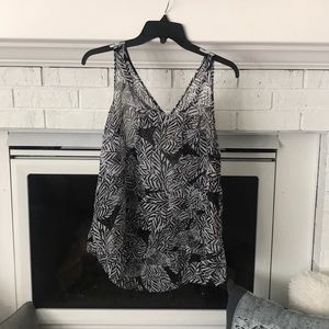 Patterned tank